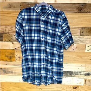 American Eagle Outfitters Navy and White Plaid Short Sleeve Lightweight Shirt